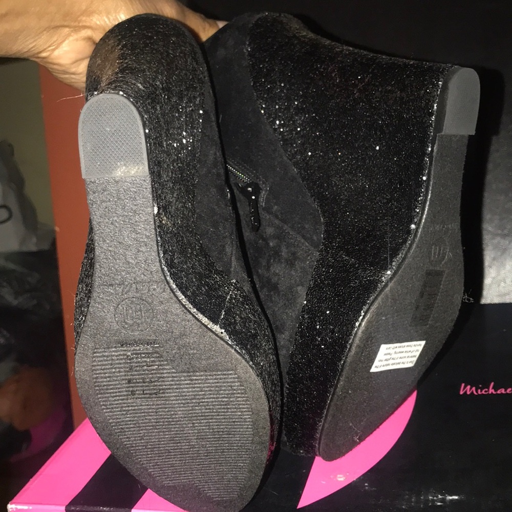 Shoes - Picture 4 of 5